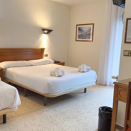 Pere D'urg 3000 Hotel